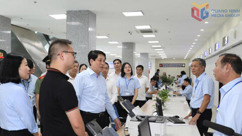 Kết luận 183-KL/TW: Tích cực triển khai vận hành mô hình chính quyền địa phương 2 cấp, chuyển mạnh cấp cơ sở sang chủ động nắm, điều hành kinh tế - xã hội, quốc phòng an ninh