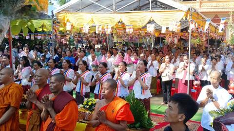 Phát huy vai trò của sư sãi, người có uy tín và đồng bào Khmer  trong công cuộc xây dựng và đổi mới tỉnh Vĩnh Long