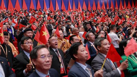 Đổi mới phương thức lãnh đạo của Đảng đối với hoạt động của Mặt trận Tổ quốc và các tổ chức chính trị - xã hội