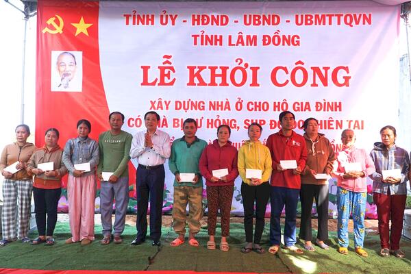 Trưởng Ban Nội chính Trung ương Phan Đình Trạc dự Lễ khởi công xây dựng nhà cho người dân Lâm Đồng